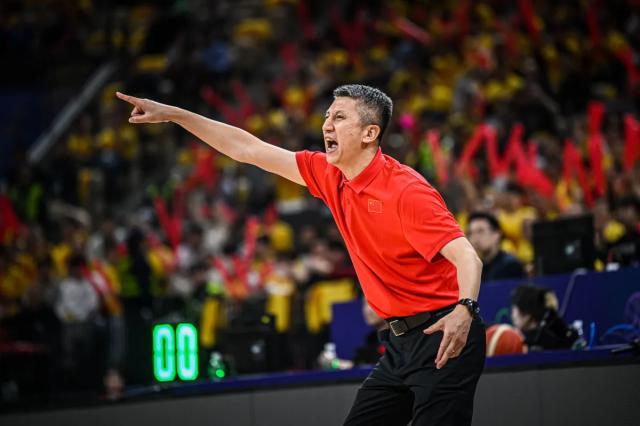 中国男篮归化有了新思路:放权俱乐部瞄准持球大核