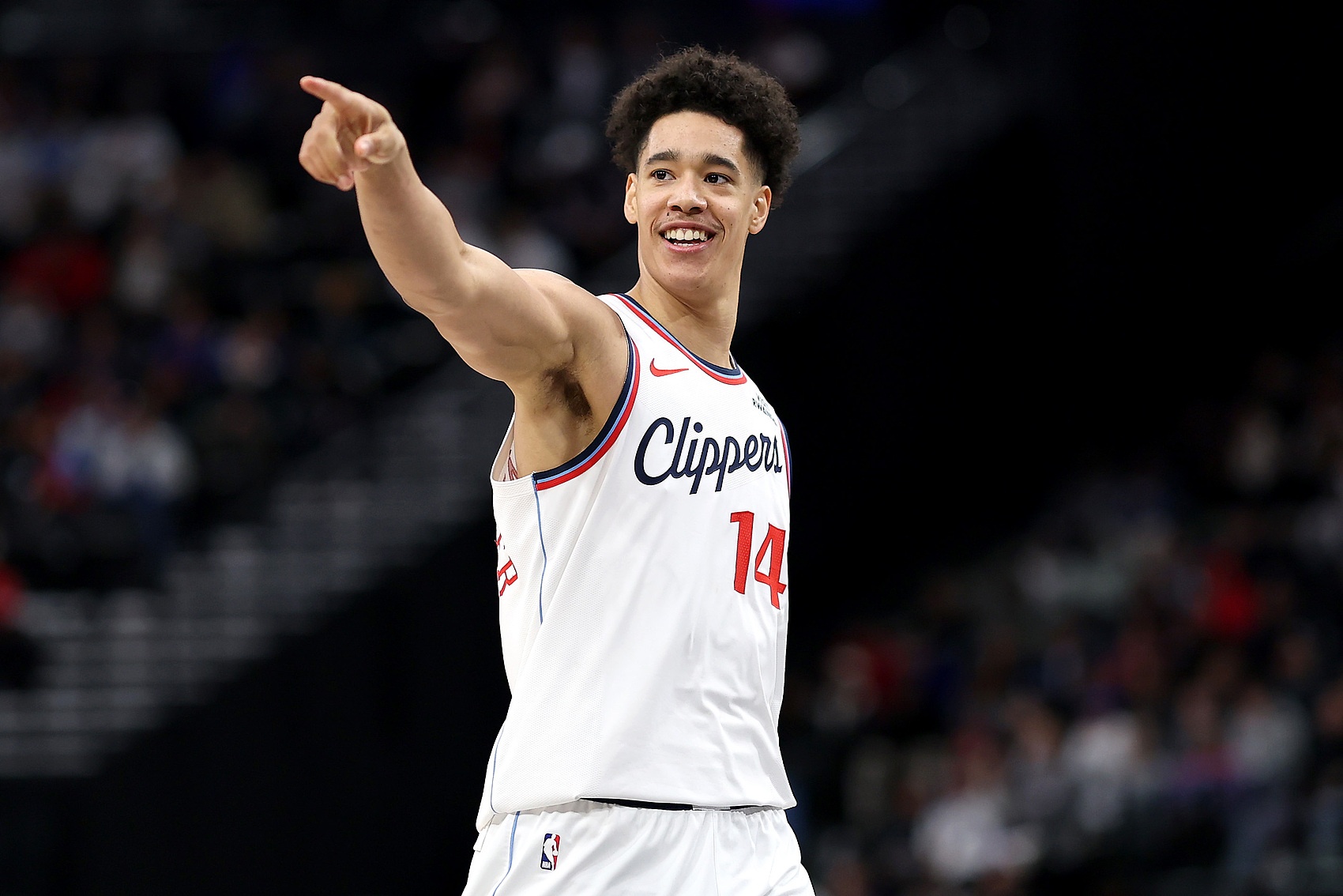 英超直播-卢：尼德豪泽的防守能改变比赛 他接下来需多投篮&amp;多参与挡拆外弹