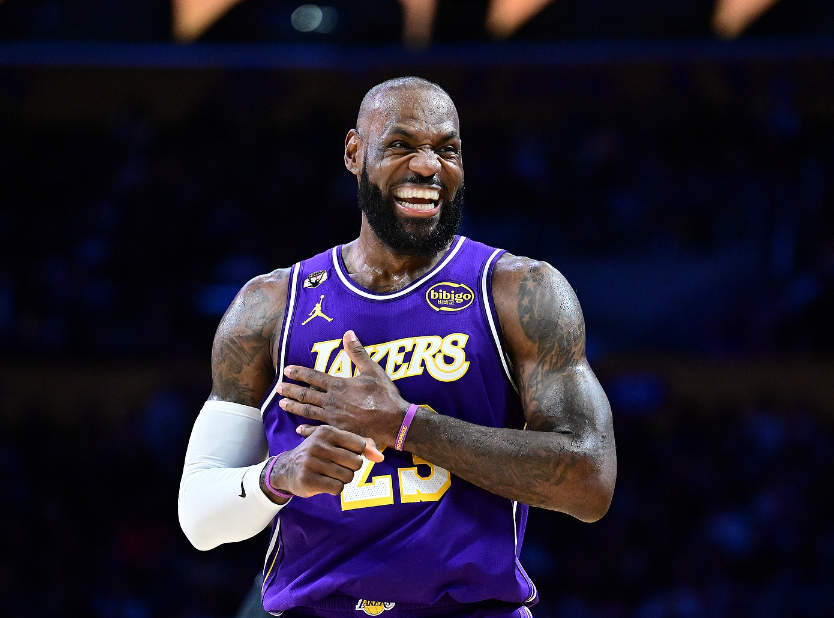 欧冠直播-湖人128-104大胜国王 球员评价：2人优秀，6人及格，2人低迷